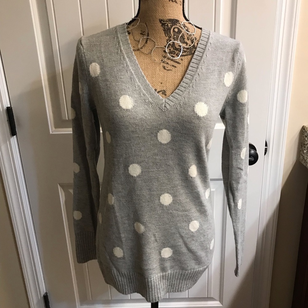 ⚪️GAP Polka Dot Sweater - Picture 2 of 9